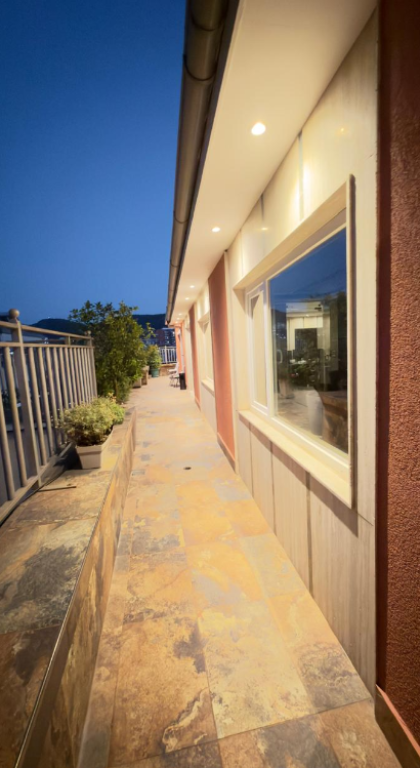 Zyrë  350 m² me Qira | Rooftop Kika 1, Komuna e Parisit, Tiranë