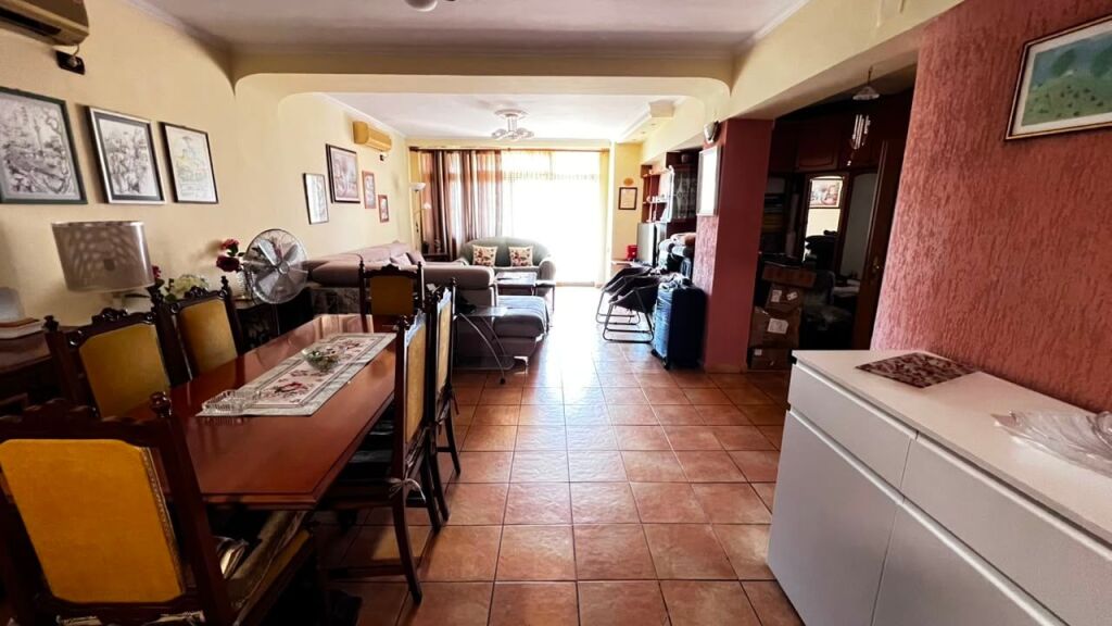 Apartament 2+1+2 ne Qender prane Muzeut Kombetar