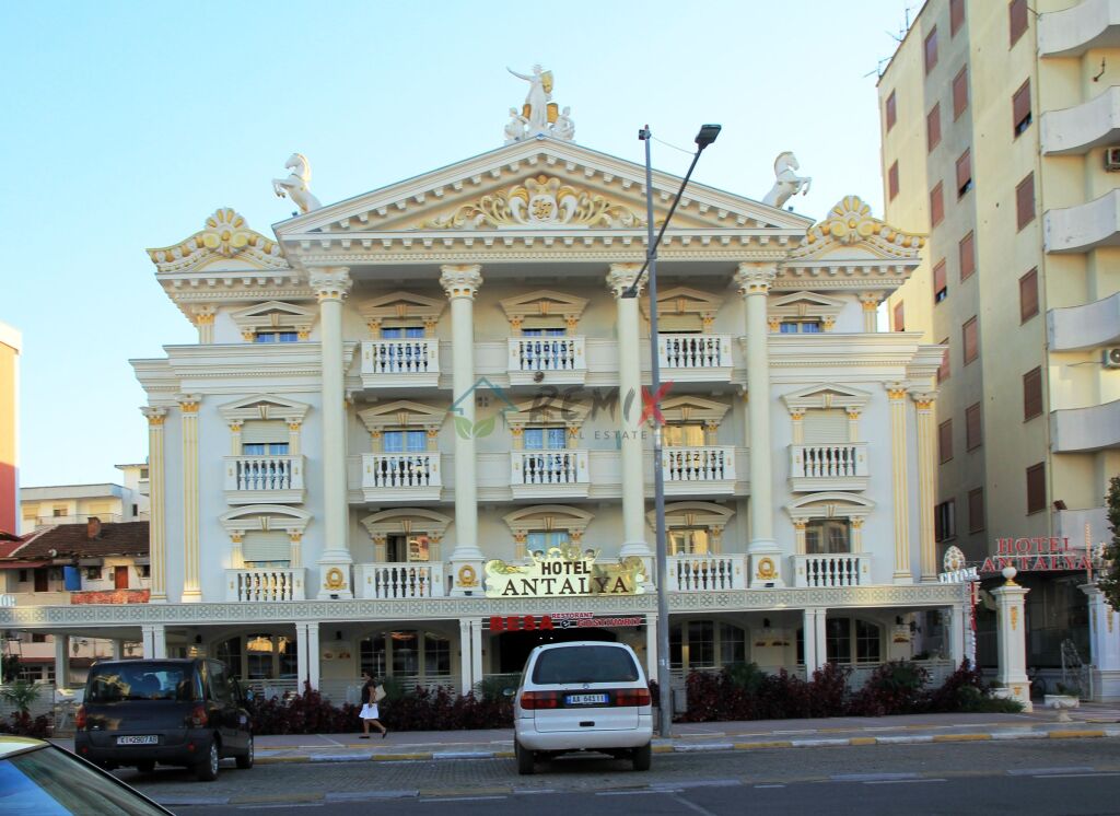 🏢 Shitet Dyqan në Plazh, Durrës – Pranë Hotel Antalya