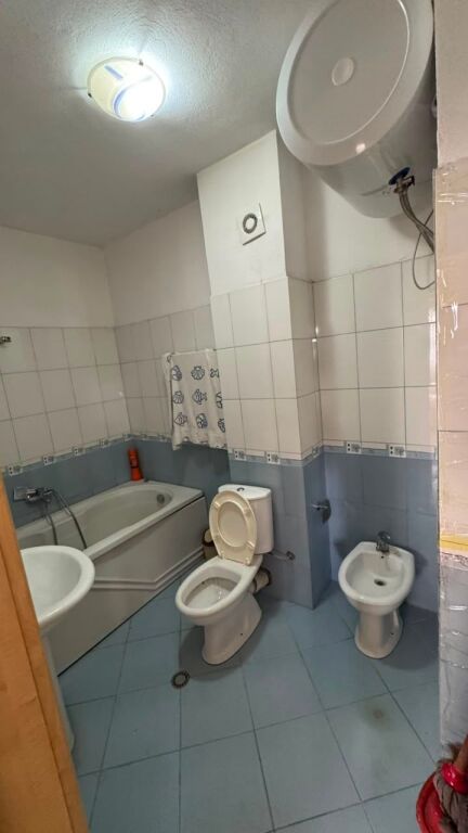 🏡 Jepet me Qera Apartament 2+1+2 – Përballë Ministrisë së Drejtësisë