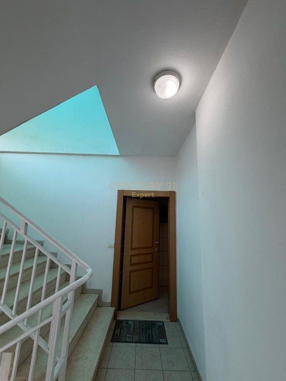 SHESIM APARTAMENT 2+1 TEK LIQENI I THATE (PA MALORE)