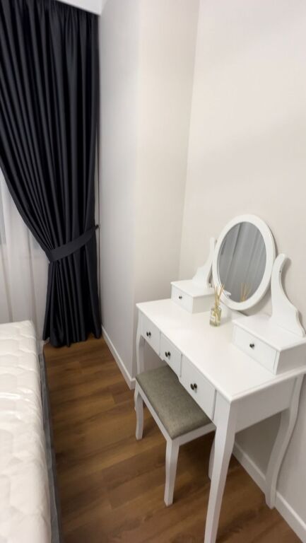 Apartament luksoz me qera 1+1 tek Liqeni i Thate