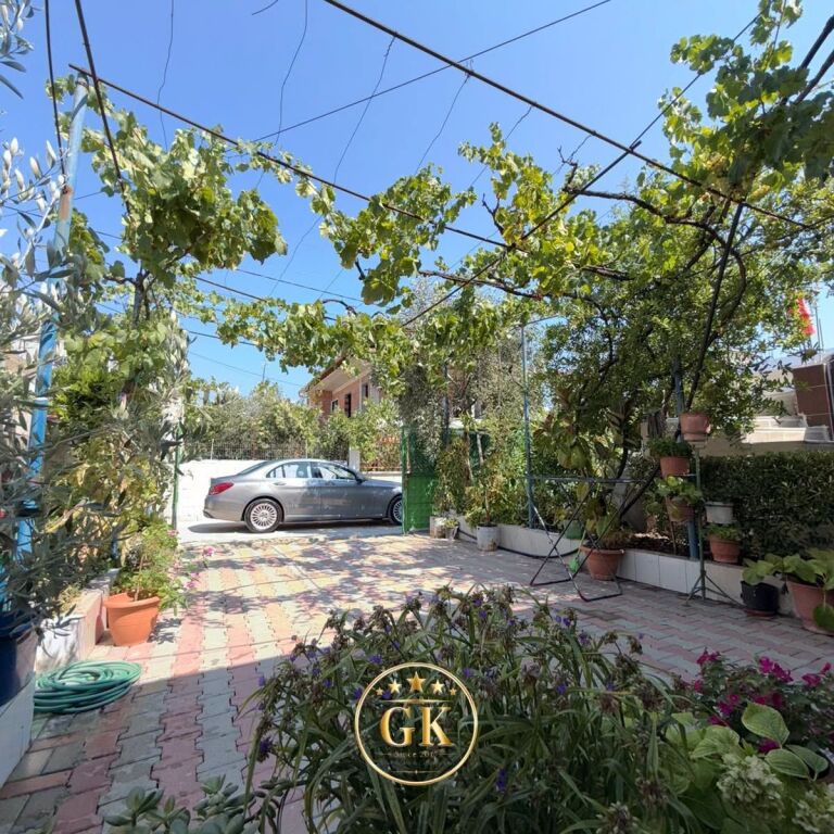 IN VENDITA Casa Privata • 150.000€  ✅    •  Ex Këneta a 500 Metri dalla Stazione di Servizio Eida📍