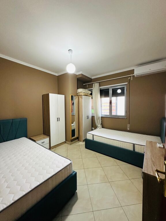 Jepet me Qera Apartament 2+1+Depo – Pallati me Shigjeta