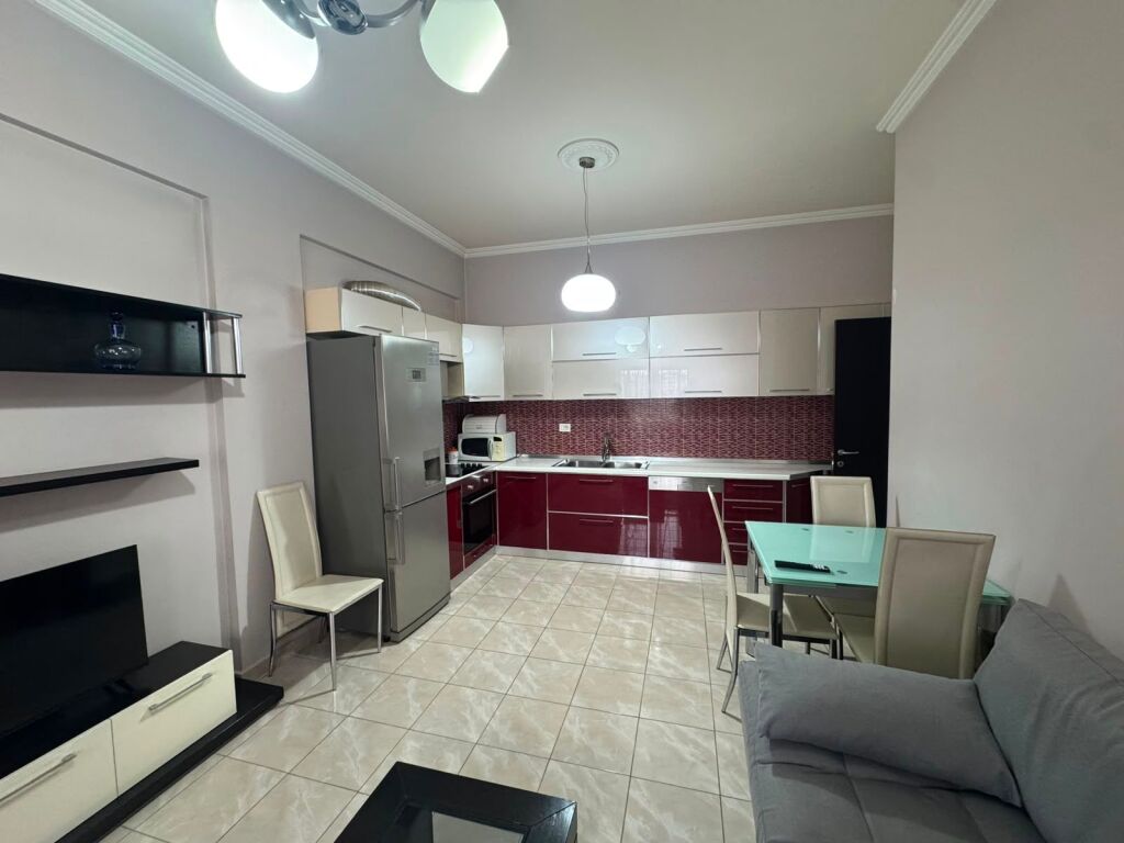 Affittasi appartamento 2+1, 90 m² vicino a Delijorgjit