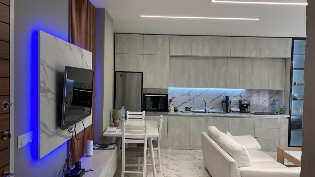 For rent 1+1 apartment at Residenca MGB near Motel Gaxherrit Fresk  1st floor residence   Price 40,000 lek with parking space