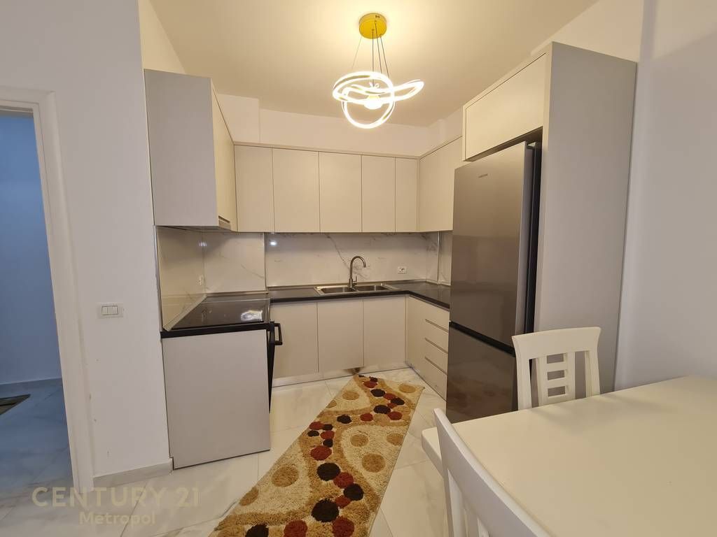 APARTAMENT PER QIRA 2+1-ASTIR! 550 € 50,000 Lekë