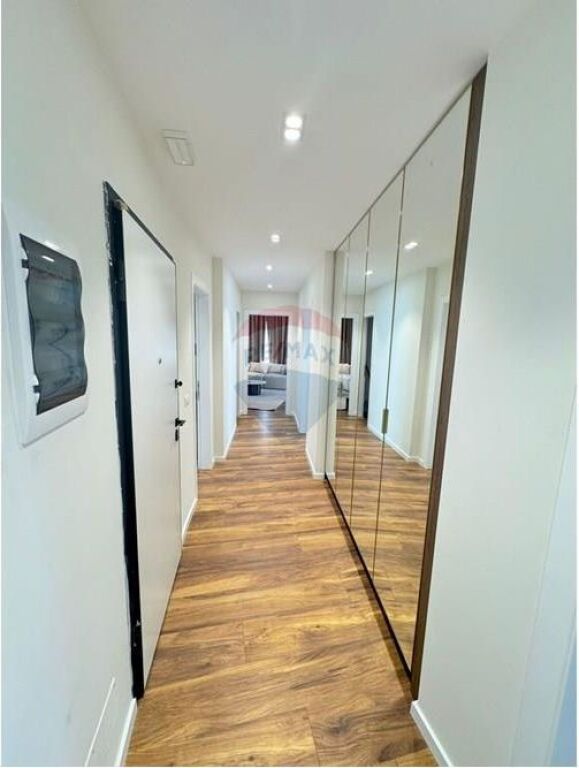 APARTMENT 3+1+2+2 PARKING SPACES AT LAKE VIEW!