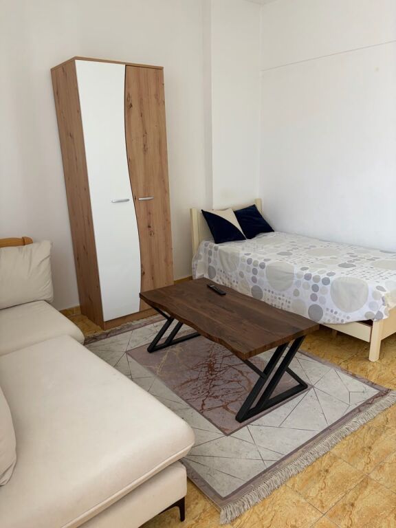 🏢 Don Bosko,prane Shkolles “Qazim Turdiu” jepet me qera apartament 2+1,i mobiluar.60,000Leke