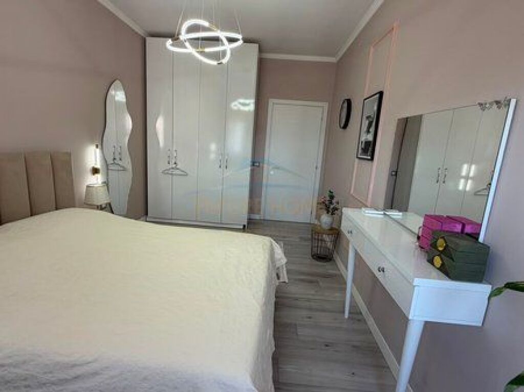 Shitet Apartament 2+1+2+Post Parkimi, Yzberisht, Tirane