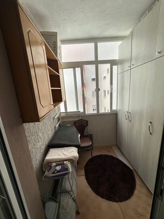 APARTAMENT 1+1 NË VIJËN E PARË  NË POGRADEC