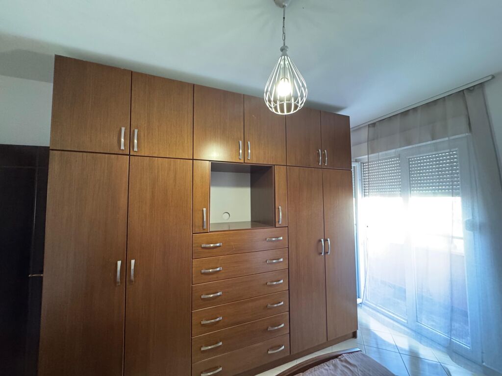 Apartament 2+1 me qira pas Ambasades Amerikane