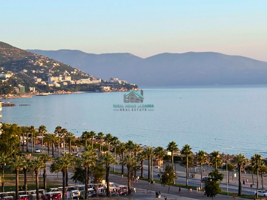 APARTAMENT 2+1 ME QERA – LUNGOMARE, VLORË