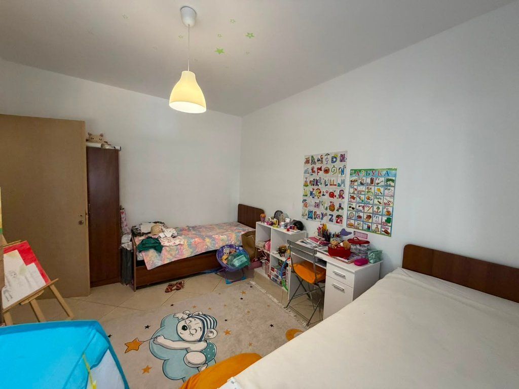 SARANDA, VENDIAMO APPARTAMENTO 2+1 SOLO 30 M DAL MARE 230.000 €