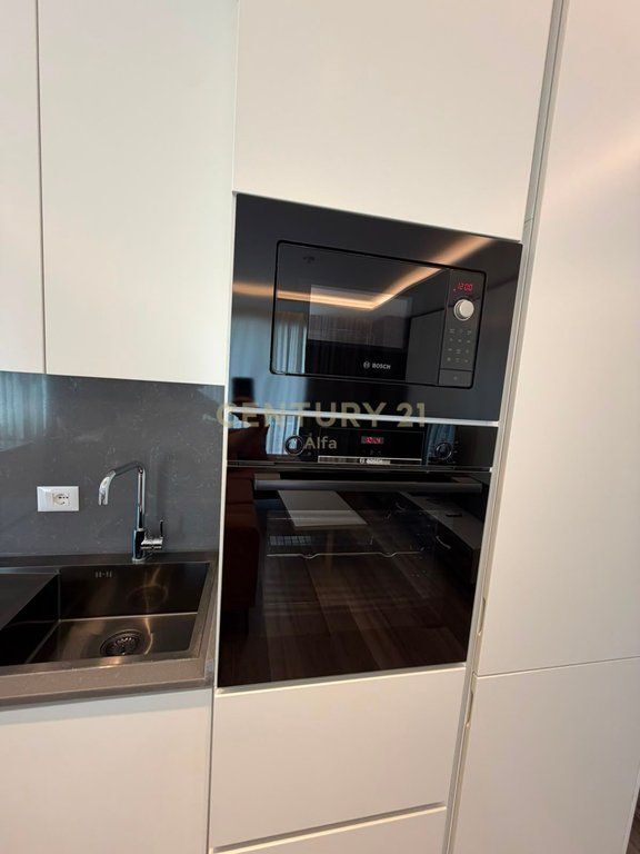 Apartament Premium 1+1 me Post Parkimi – Donika Center