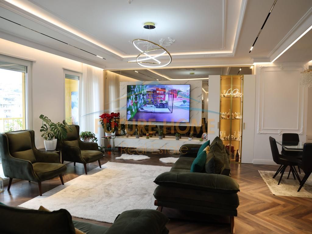 SHITET APARTAMENT 4+1+3+2POSTE PARKIMI