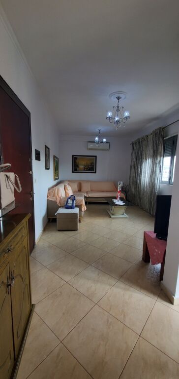Appartamento 2+1+2 in affitto nel centro di Tirana Via Fortuzi !