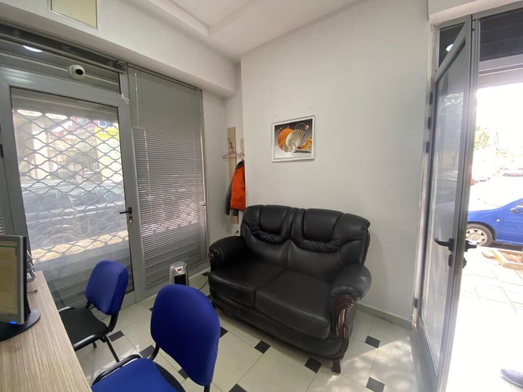 🏢 LOCALE COMMERCIALE IN AFFITTO – VICINO ALL'UFFICIO DEL PROCURATORE