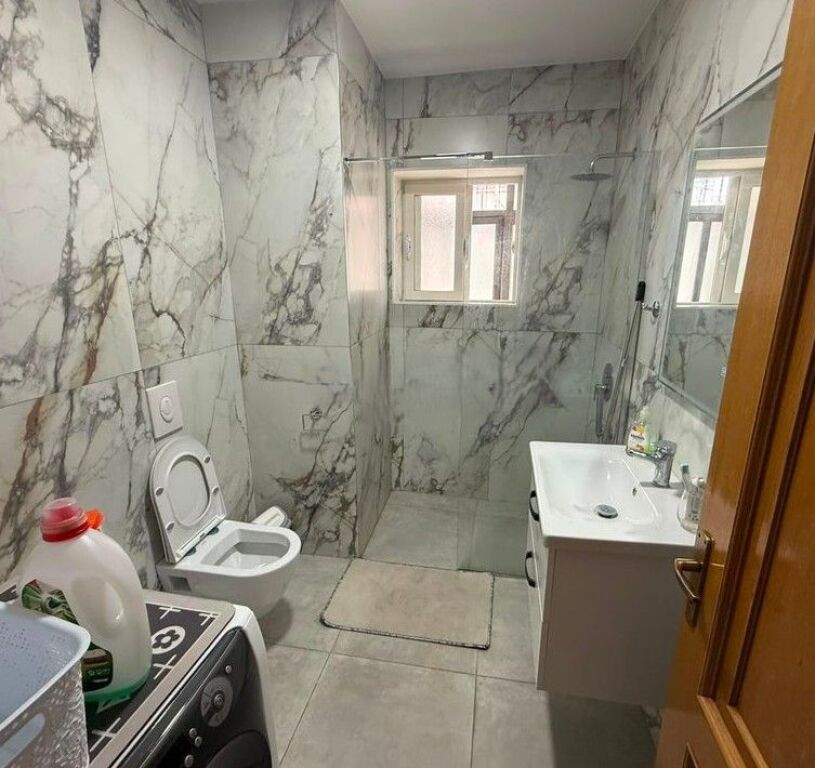 Apartament 2+1 me qera te Kompleksi Karavan,Laprake