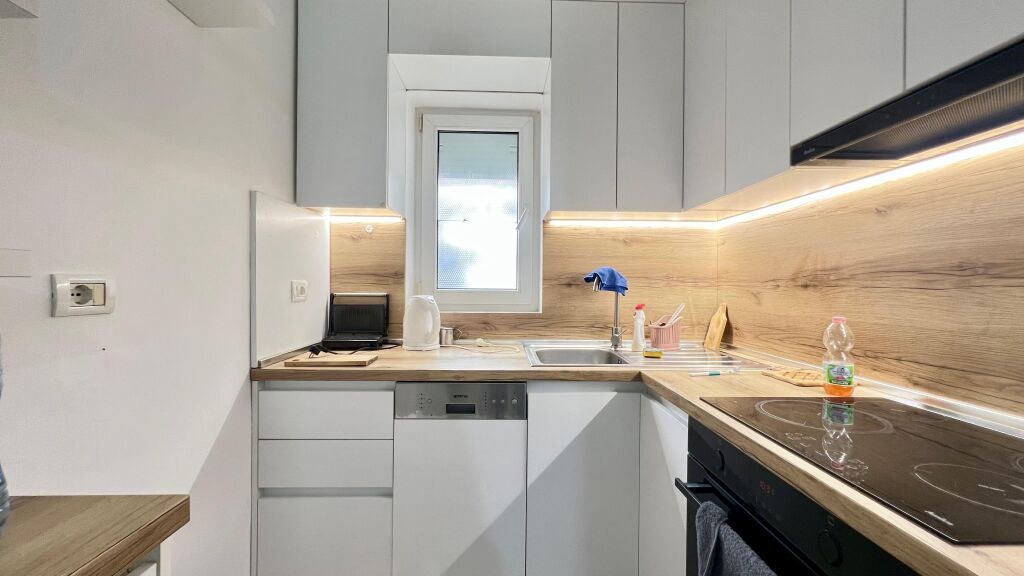 # FOR RENT: 2+1 Apartment 📍 Myslym Shyr (Near the Police Directorate) – ALL 65,000/Month – 1st Floor – 80 m² – Fully Renovated – Very Convenient Access