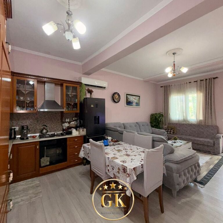 IN VENDITA Casa Privata • 150.000€  ✅    •  Ex Këneta a 500 Metri dalla Stazione di Servizio Eida📍
