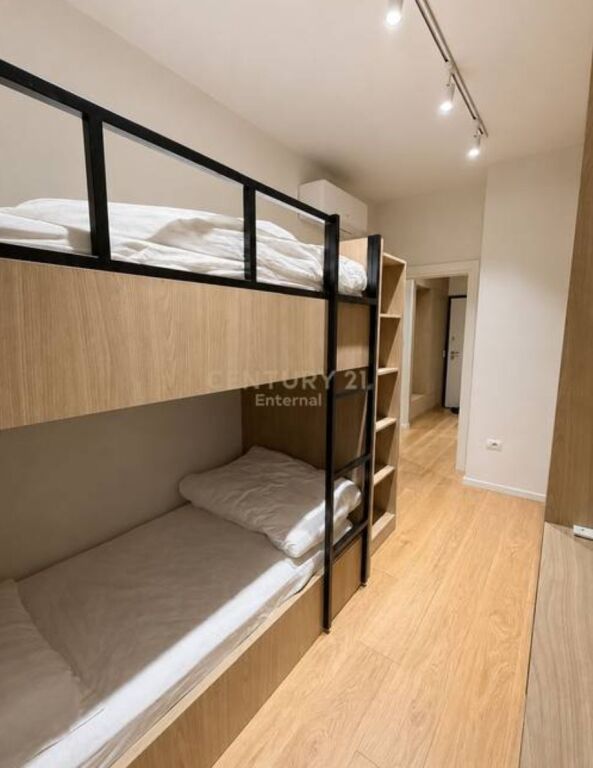 Apartament luksoz 2+1 me qera