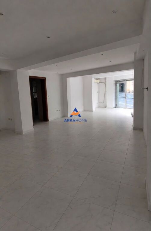 JEPET AMBIENT BIZNESI ME QERA 120 M2 "KODRA E DIELLIT" 70,000LEKE