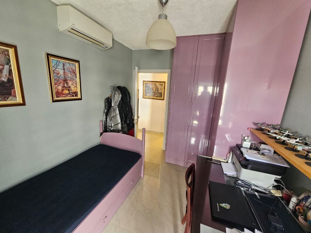 Shitet apartament 3+1 tek 21 Dhjetori
