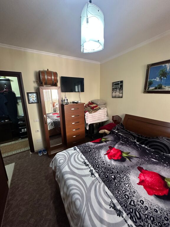APARTAMENT 1+1 NË VIJËN E PARË  NË POGRADEC