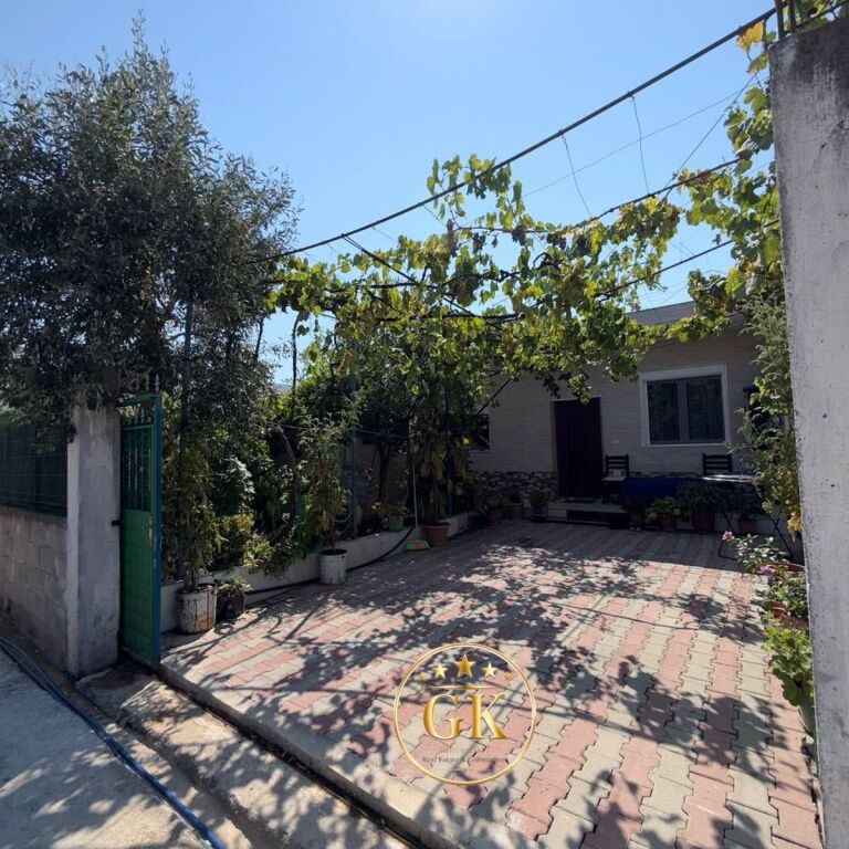 IN VENDITA Casa Privata • 150.000€  ✅    •  Ex Këneta a 500 Metri dalla Stazione di Servizio Eida📍