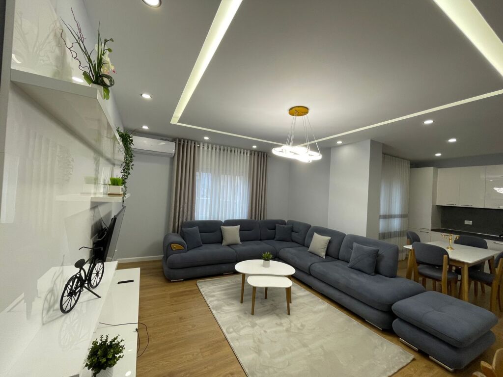 Apartament 2+1, Zogu i Zi!