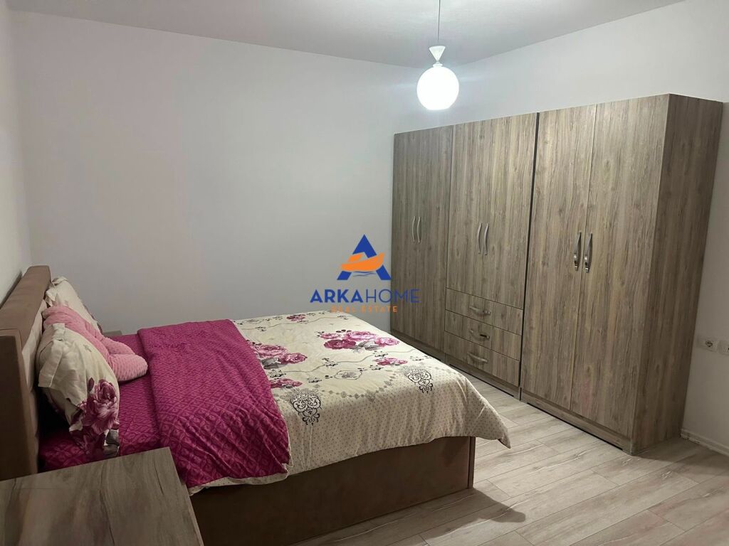 AFFITTASI APPARTAMENTO 1+1+BALCONE IN "CENTRO, VIA HAXHI HYSEN DALLIU" 60000 LEK