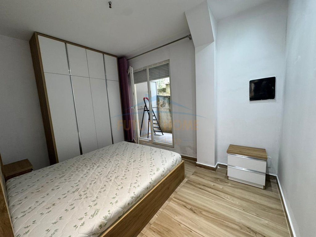 Disponojmë apartament 1+1 për Shitje.