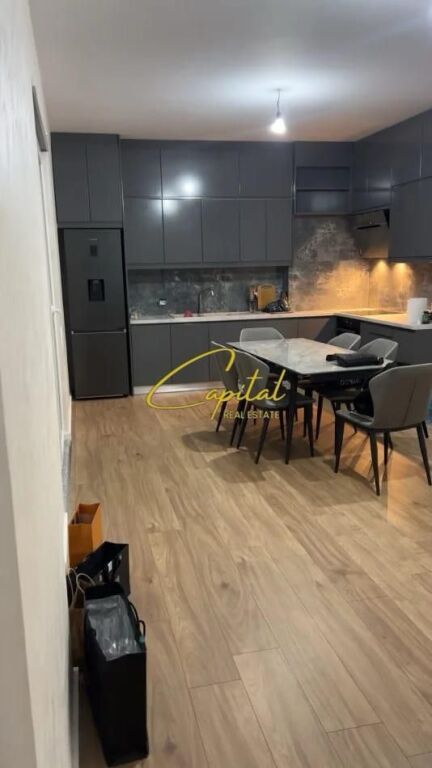 VENDESI APPARTAMENTO 1+1 PASKUQAN 118.000 EURO