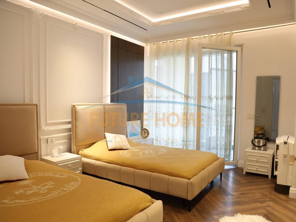 SHITET APARTAMENT 4+1+3+2POSTE PARKIMI