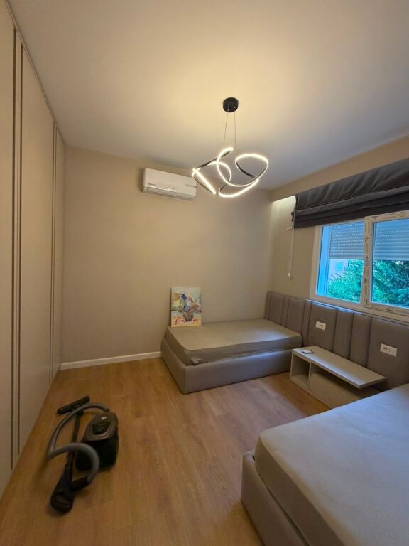🏡 Jepet me qira apartament 2+1+2 ballkone Kopshti Botanik