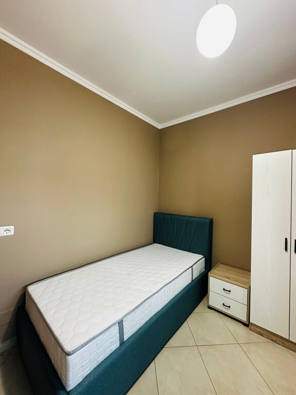 Jepet me Qera Apartament 2+1+Depo – Pallati me Shigjeta