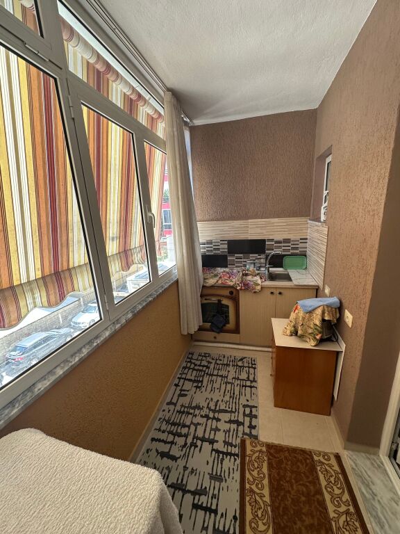 APARTAMENT 1+1 NË VIJËN E PARË  NË POGRADEC