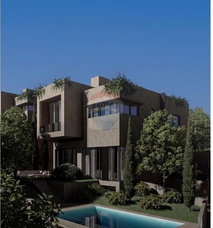 Villa 4+1 for sale in Farke, Tirana