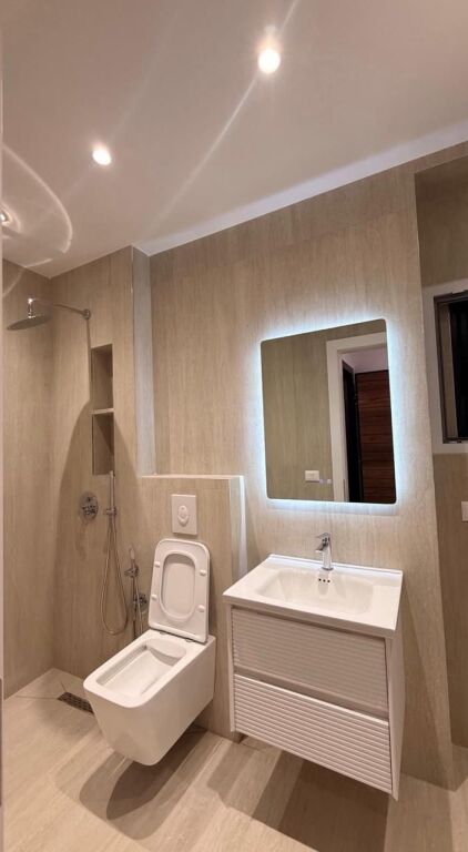 Qera, Ambient per Zyre, 21 Dhjetori, Tirane . Empire72642