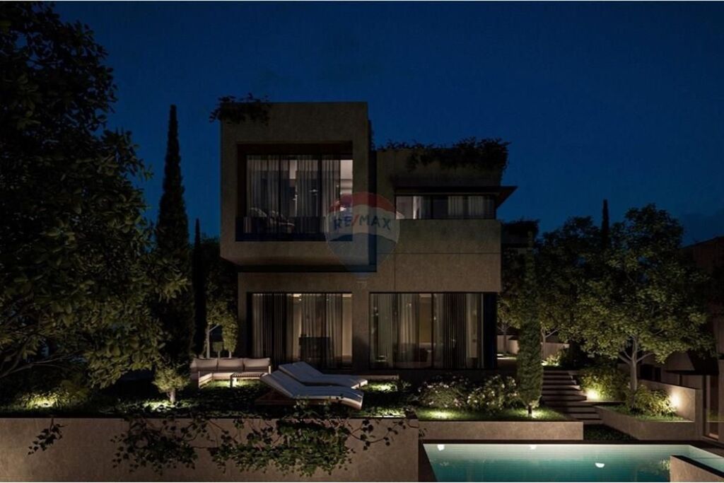 Villa 4+1 for sale in Farke, Tirana