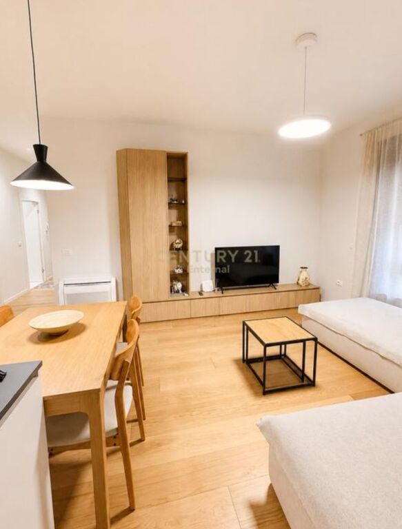 Apartament luksoz 2+1 me qera