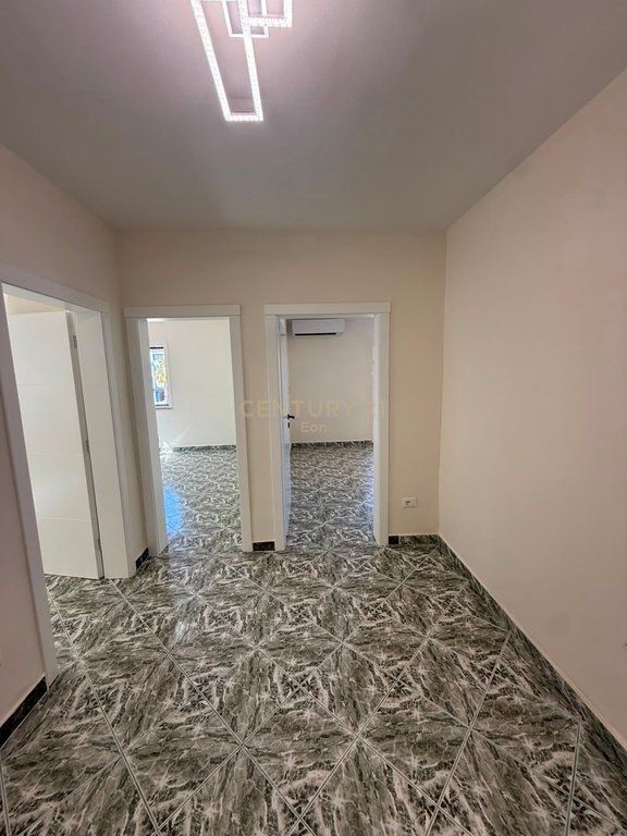 Jepet me qira apartament 2+1 për zyra – Tek Stacioni i Trenit, Durres !