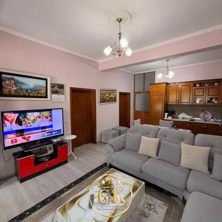 IN VENDITA Casa Privata • 150.000€  ✅    •  Ex Këneta a 500 Metri dalla Stazione di Servizio Eida📍