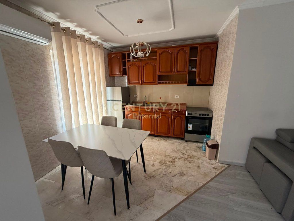 Apartament 2+1 me qera te Kompleksi Karavan 600 € /Muaj