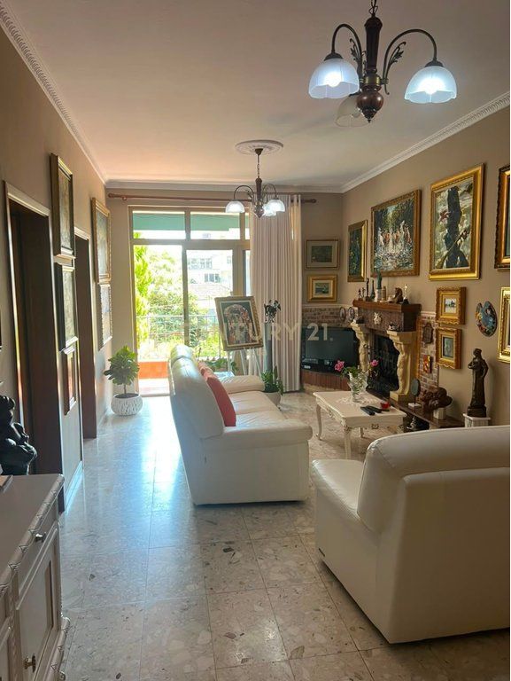VILLA SU DUE PIANI IN VENDITA A DURRËS!! 370.000 €