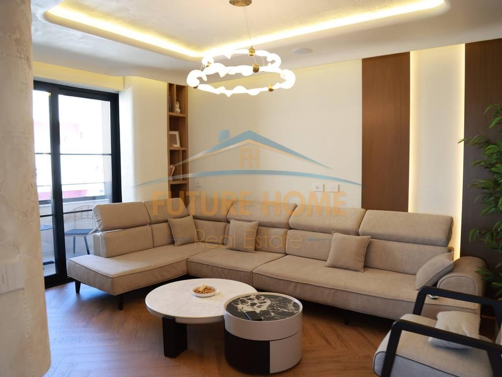 SHITET APARTAMENT 2+1+2 ASTIR