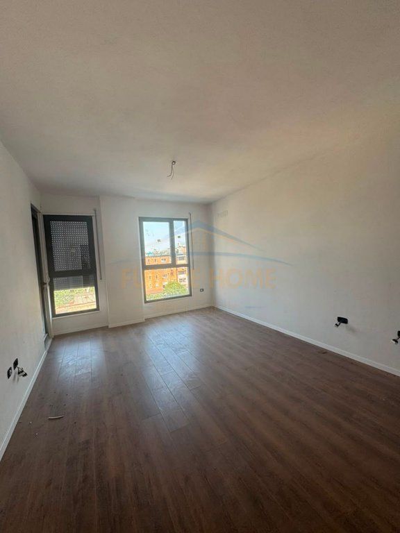 SHITET APARTAMENT 1+1 KOMPLEKSI LATIFI KINOSTUDIO