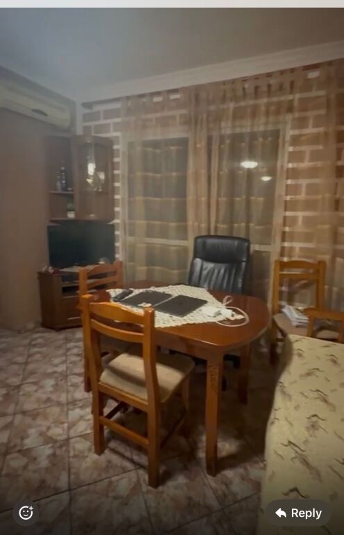 1+1,kat 4 ekzistues,te ish restorant durresi,400 mije leke