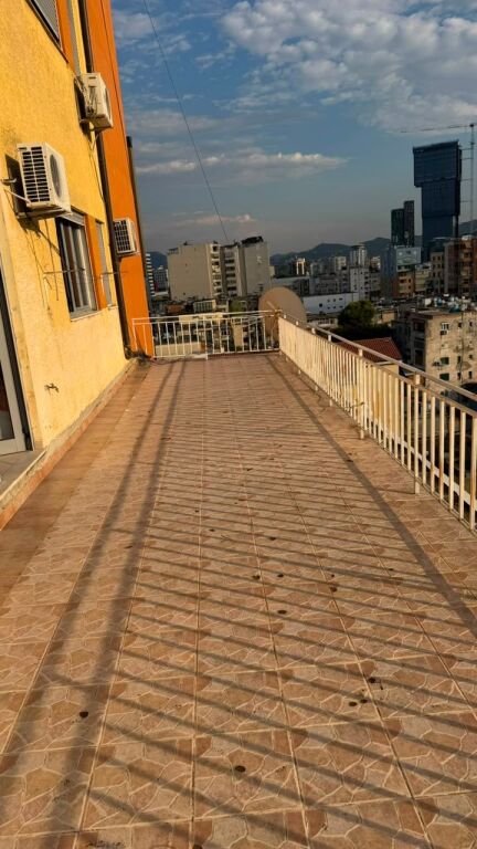 🏡 Jepet me Qera Apartament 2+1+2 – Përballë Ministrisë së Drejtësisë